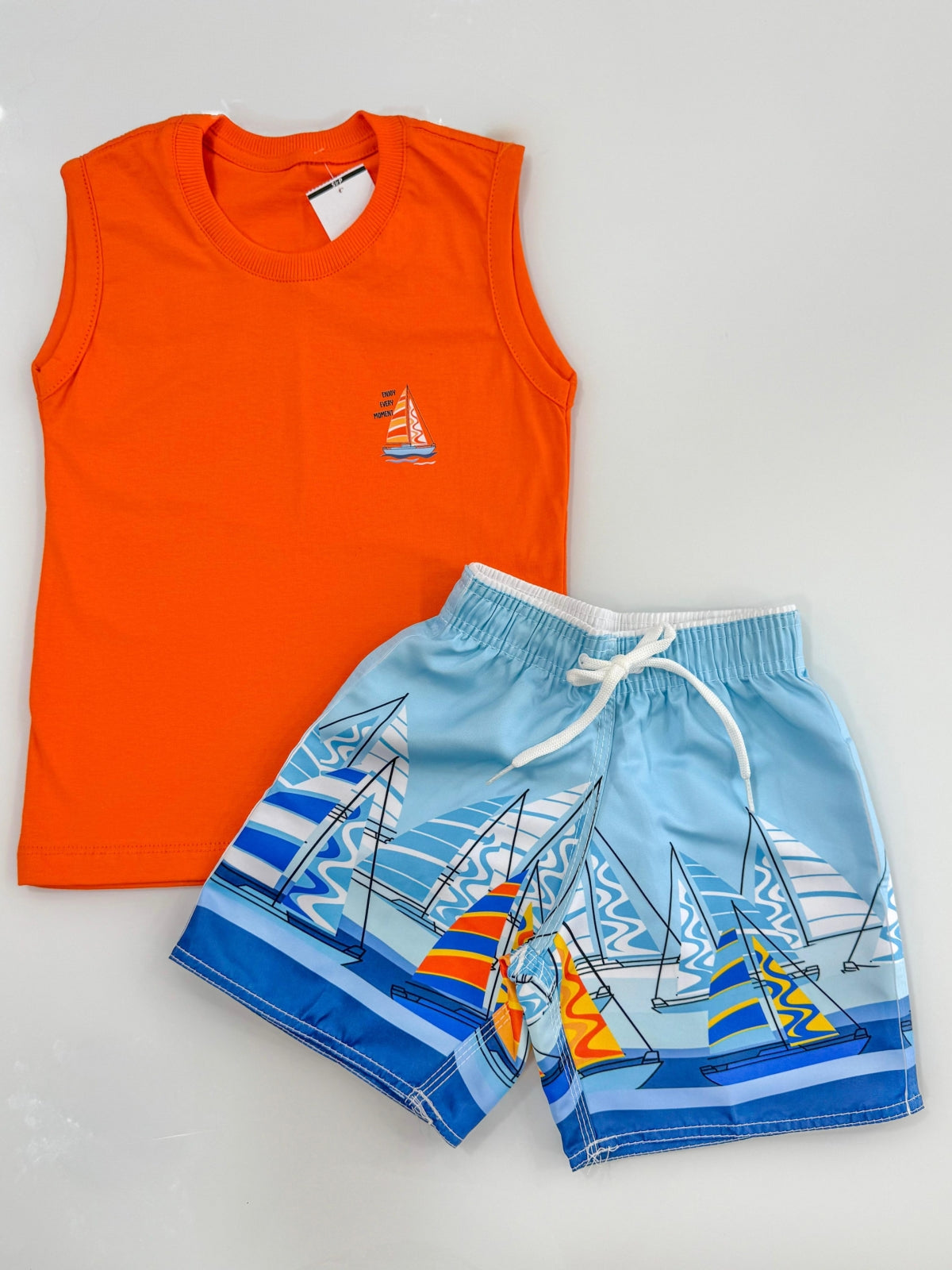 Conjunto Laranja Barcos Regata Bermuda de tactel e Camisa 100% algodão