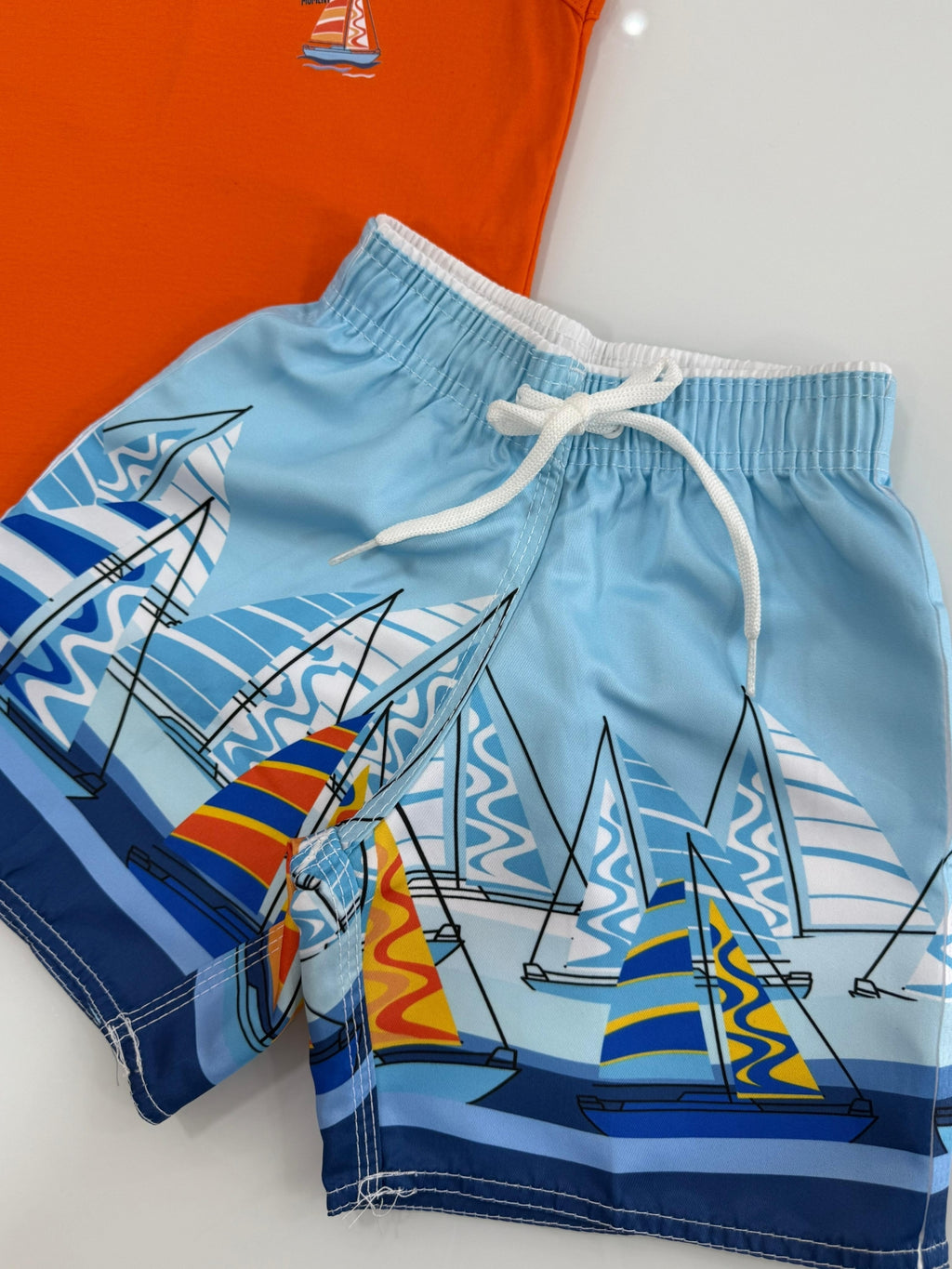 Conjunto Laranja Barcos Regata Bermuda de tactel e Camisa 100% algodão