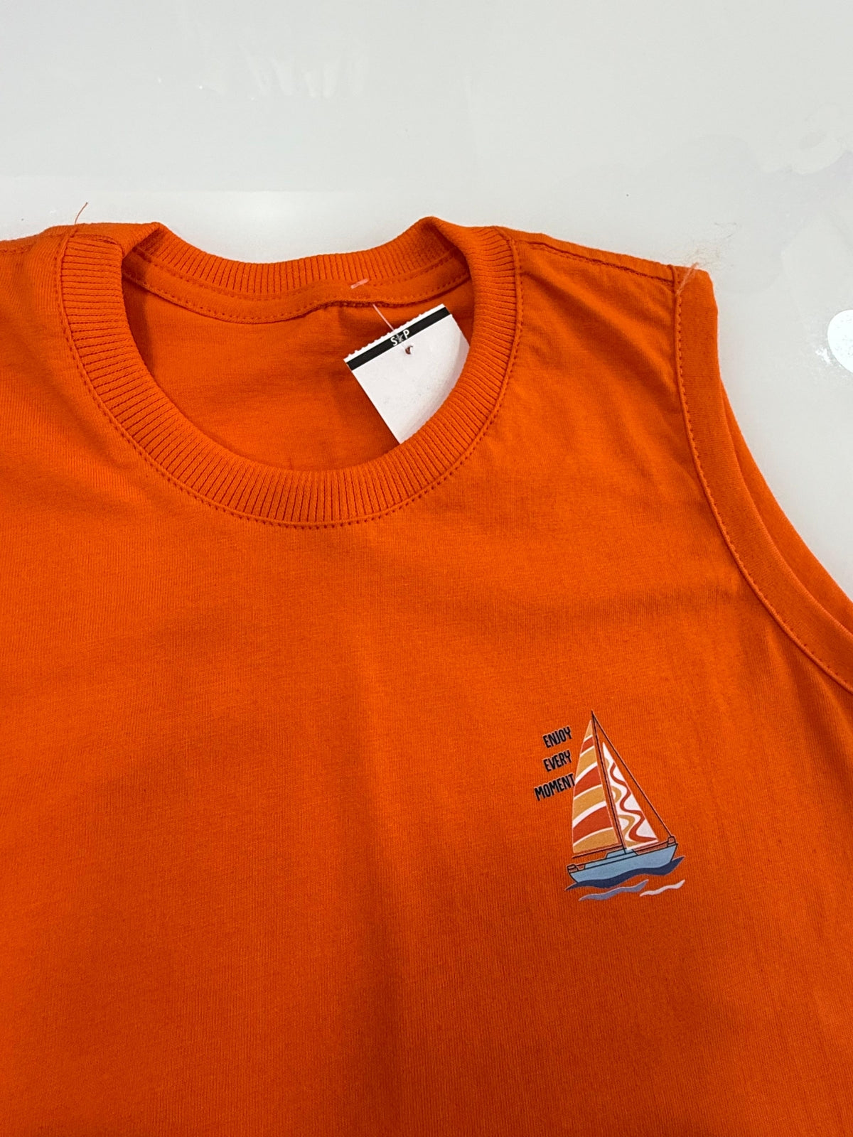 Conjunto Laranja Barcos Regata Bermuda de tactel e Camisa 100% algodão